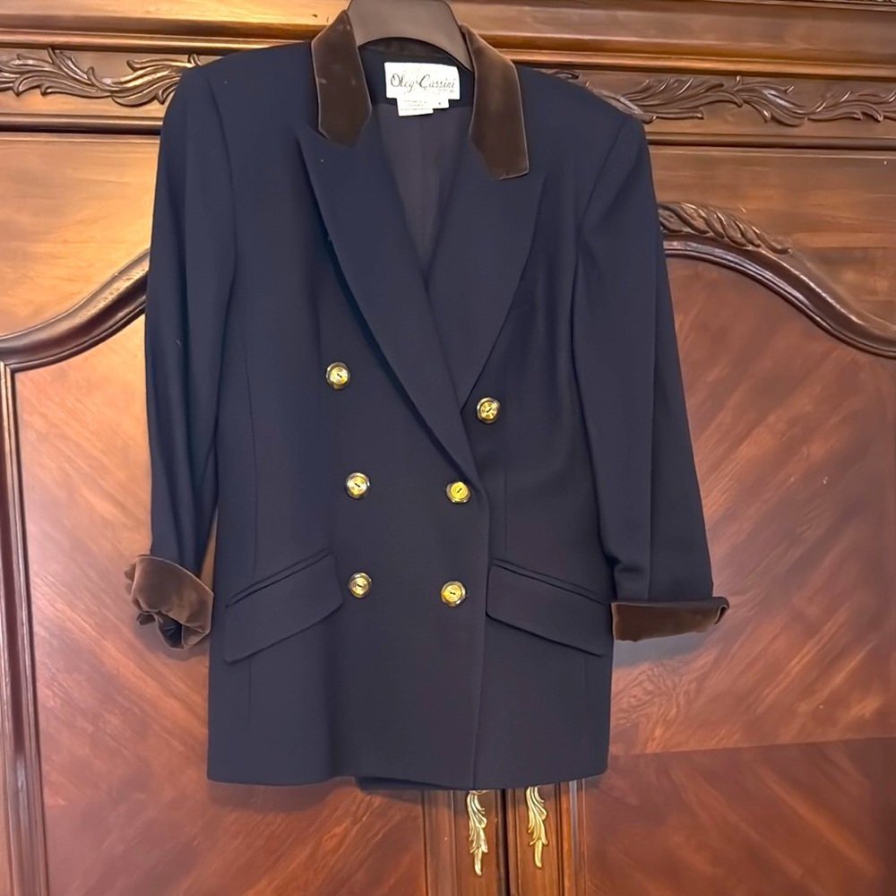 Oleg Cassini Petite coat with velvet trim